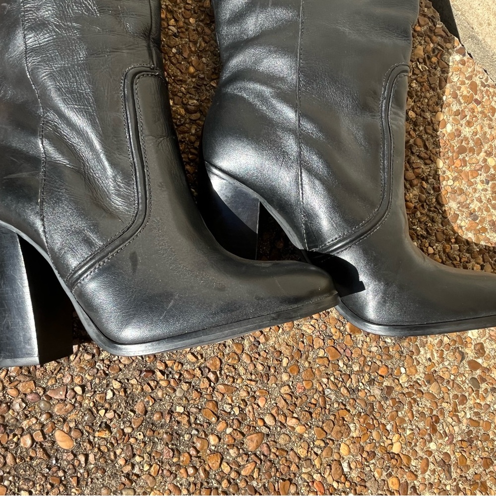 Elegant Black Leather Women's Boots